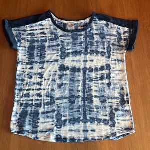Lucky Brand Soft Short Sleeve Sweater Knit Top, Lightweight Blue Tie-Dye, Size D